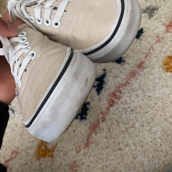 Vans - Picture 4 of 4